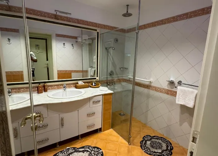 Prestige 52 - Luxury Sea View At Coral Bay